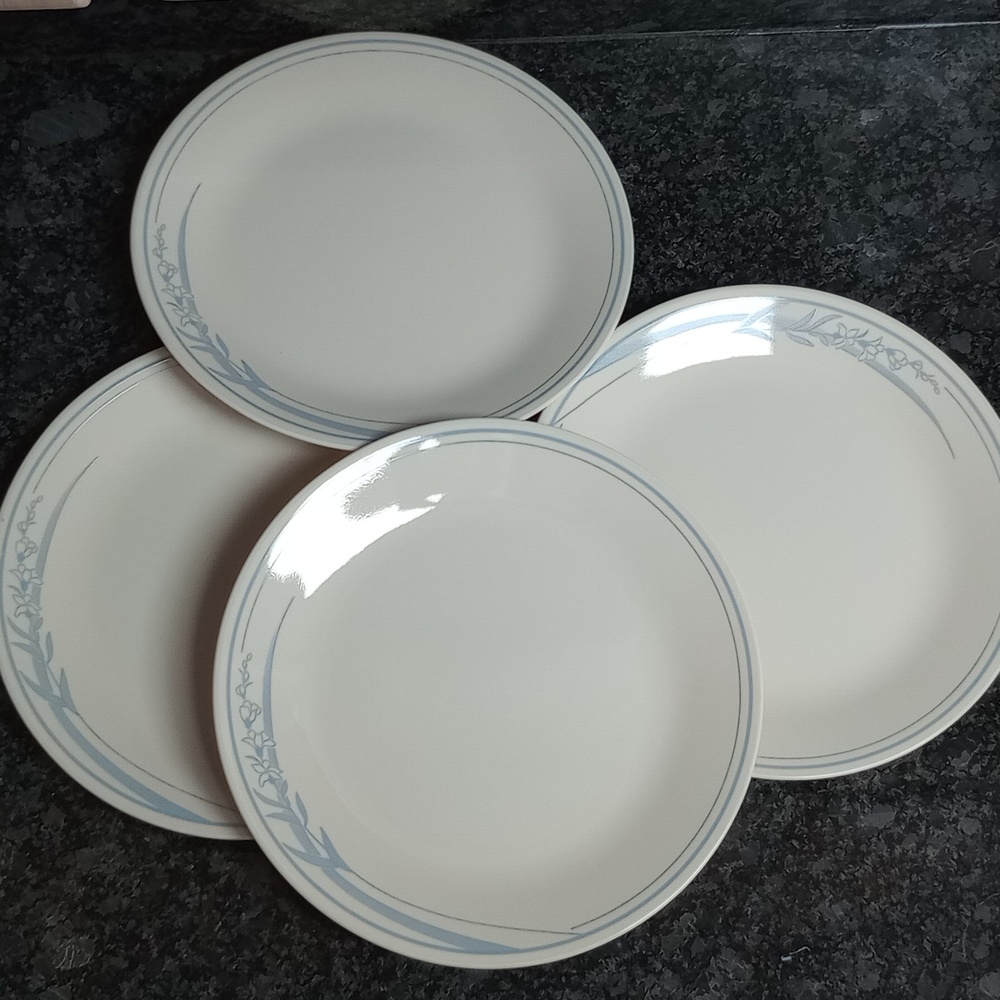 Corelle by Corningware 4 Blue Lily Dinner Plates 10" Sandstone